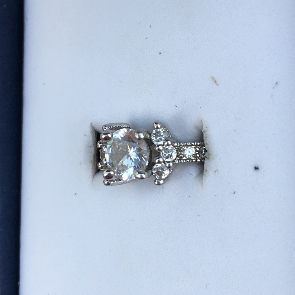 WOMENS RING - Picture 3 of 4